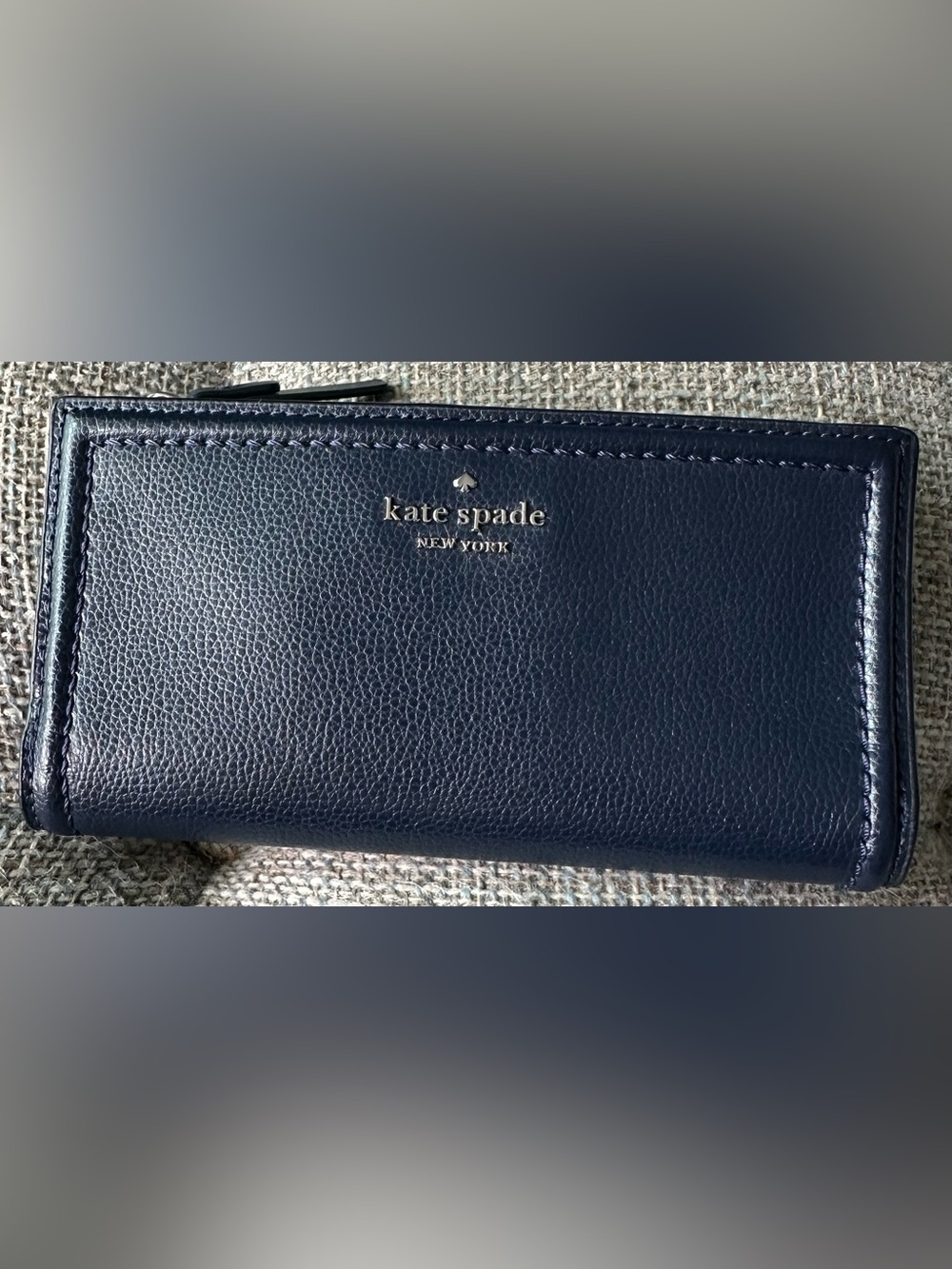 Kate Spade Jackson Small Bifold Wallet in Navy/Blazer Blue Pebbled Leather EUC